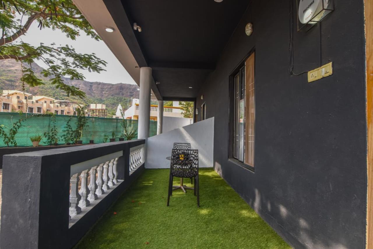 Empyrean Stay Ll 3Bhk Ll Black Horse Villa Ll Ac Ll Private Pool Ll Wifi II Lux Ll Lonavala Bagian luar foto