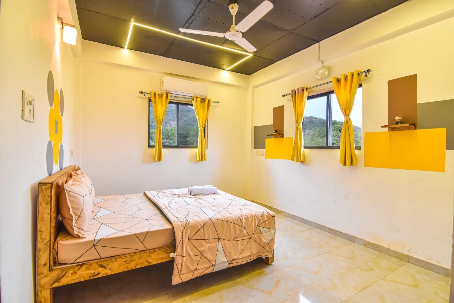 Empyrean Stay Ll 3Bhk Ll Black Horse Villa Ll Ac Ll Private Pool Ll Wifi II Lux Ll Lonavala Bagian luar foto